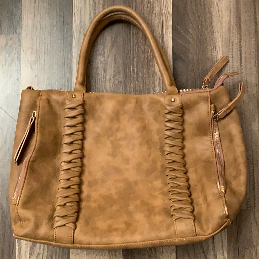 Tan, zipper detail boutique purse